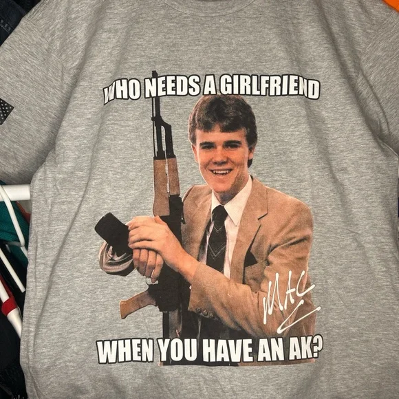 Patriotic Parody Gun Lover Graphic T-Shirt size Large NEW - Picture 2 of 4